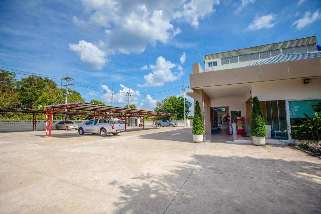 Irabbit Hotel Prachinburi Exteriör bild